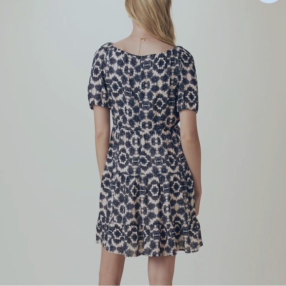 Amour Vert Elle Dress In Ink Flower NWT Size: Medium - Picture 11 of 12